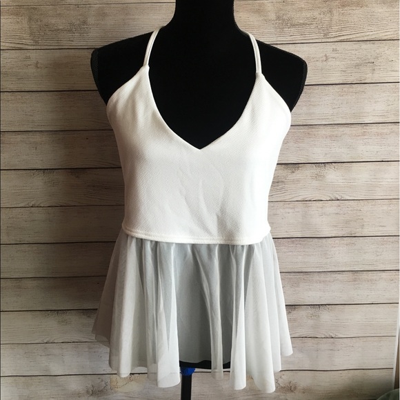 Boohoo Tops - V-neck halter top with cross-cross back